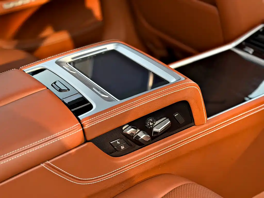 BMW 7 Series 2017 — фото 14