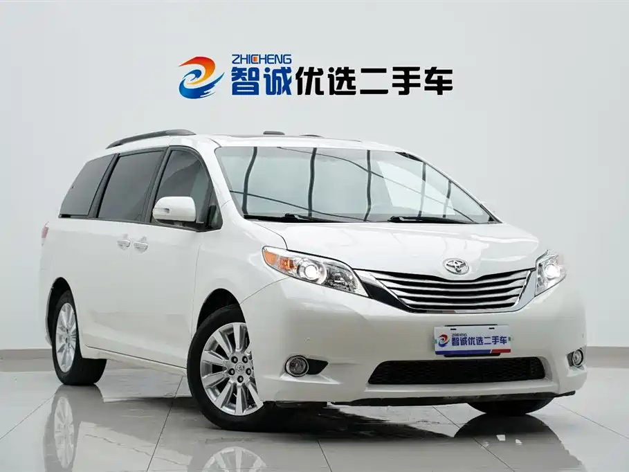 Toyota Sienna 2014 — фото 3