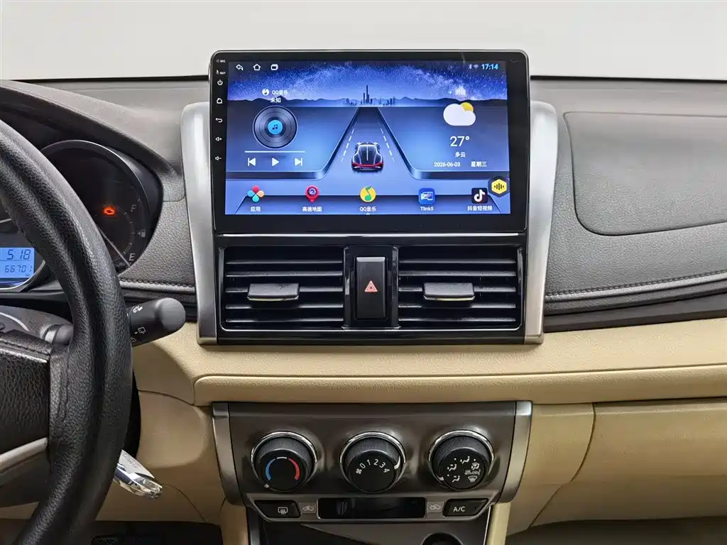 Toyota Yaris L 2015 — фото 12