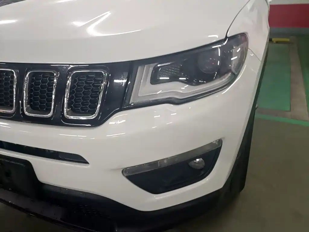 Jeep Compass 2018 — фото 24