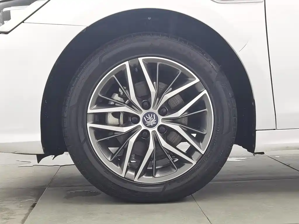 BYD Qin PLUS 2023 — фото 17