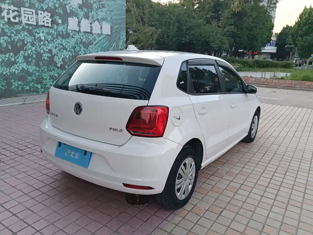 Volkswagen Polo 2015 — фото 15