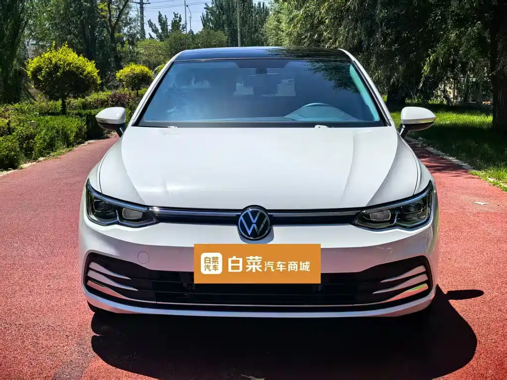 Volkswagen Golf 2024