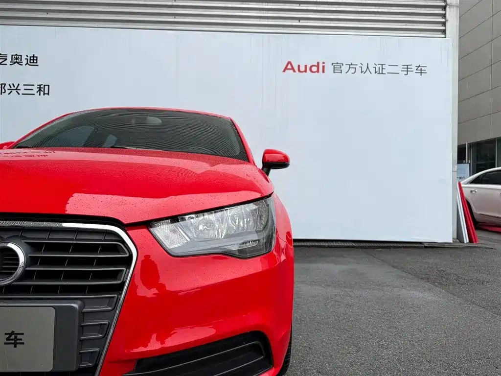 Audi A1 2015 — фото 12
