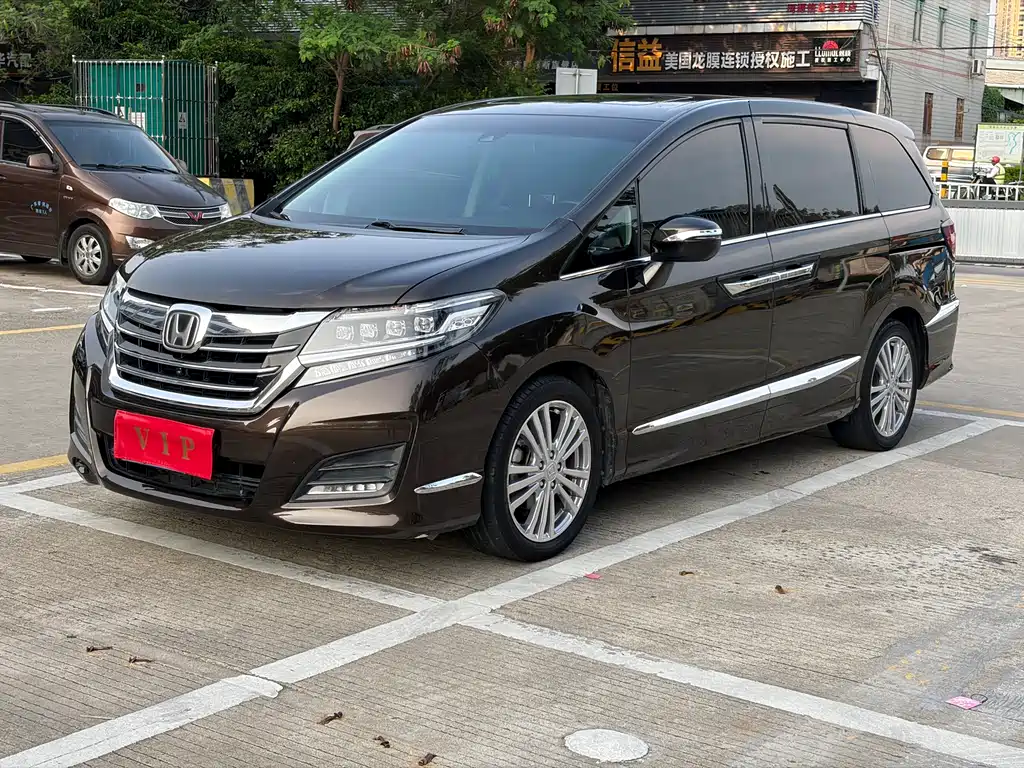 Honda Elysion 2018 — фото 1