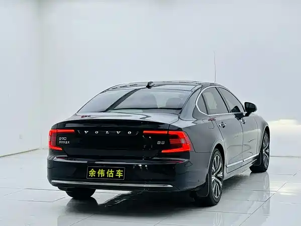 Volvo S90 2021