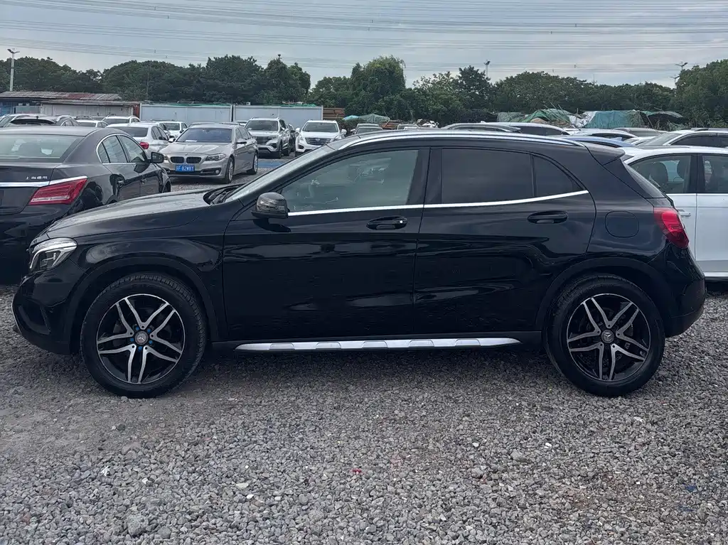 Mercedes-Benz GLA 2016