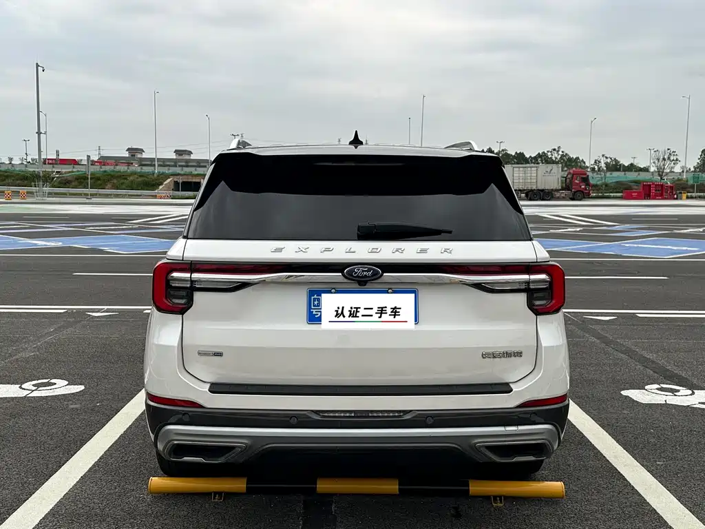 Ford Explorer 2023 — фото 4
