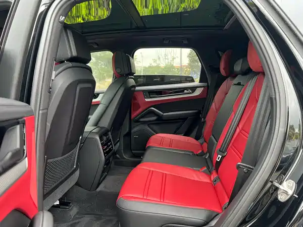 Porsche Cayenne 2024