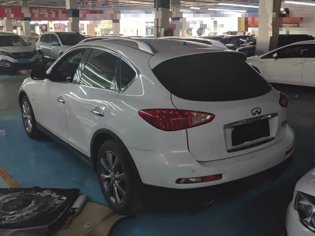 Infiniti QX50 2015