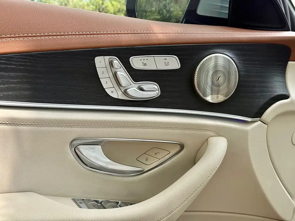 Mercedes-Benz E-Class 2023 — фото 7
