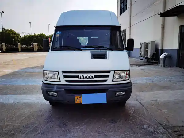 Iveco Proud 2013