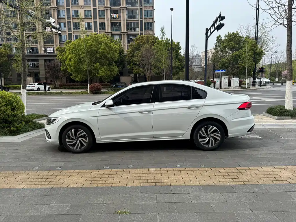 Volkswagen Bora 2023