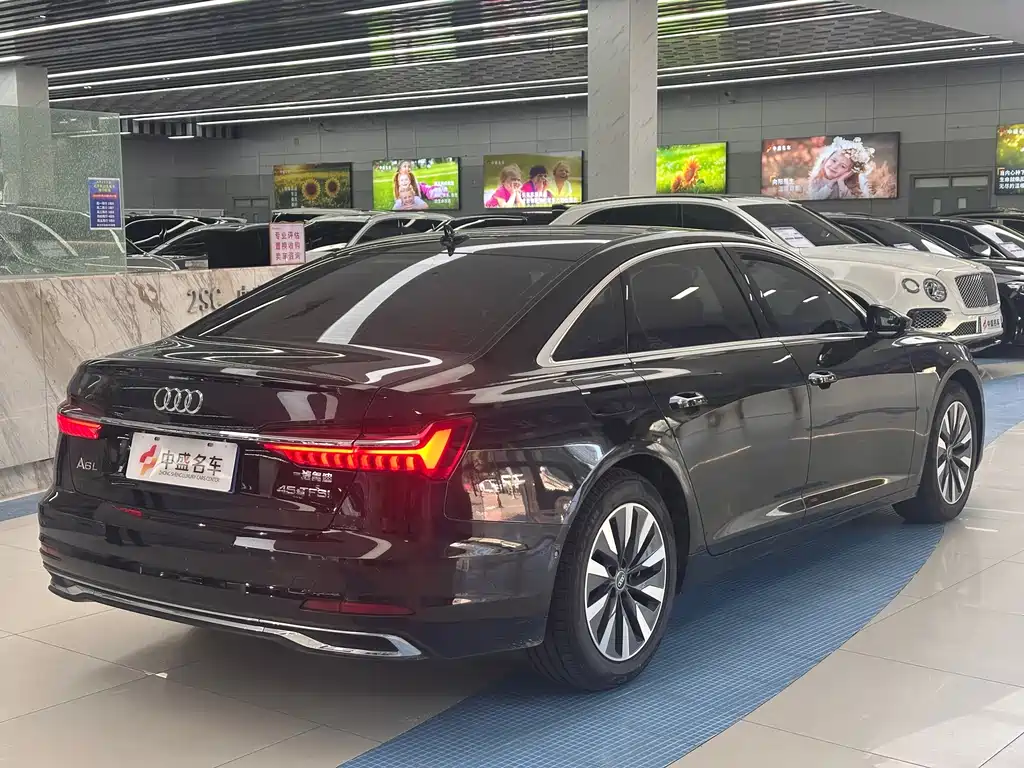 Audi A6L 2022 — фото 9