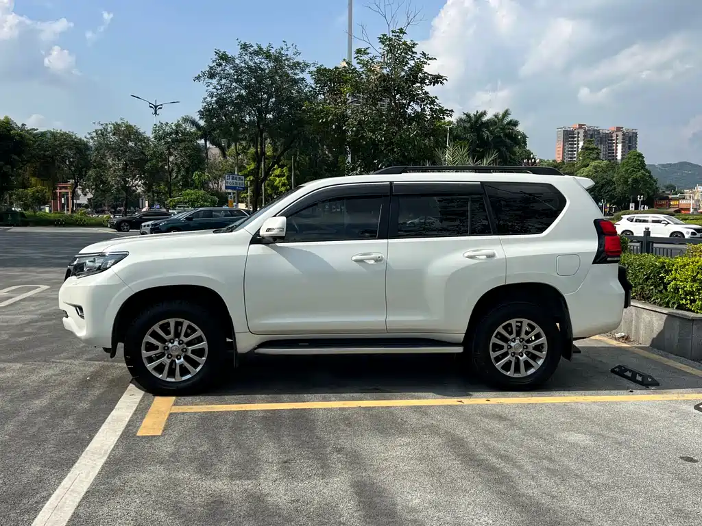 Toyota Prado 2018 — фото 4