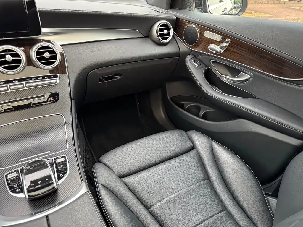 Mercedes-Benz GLC 2016 — фото 17