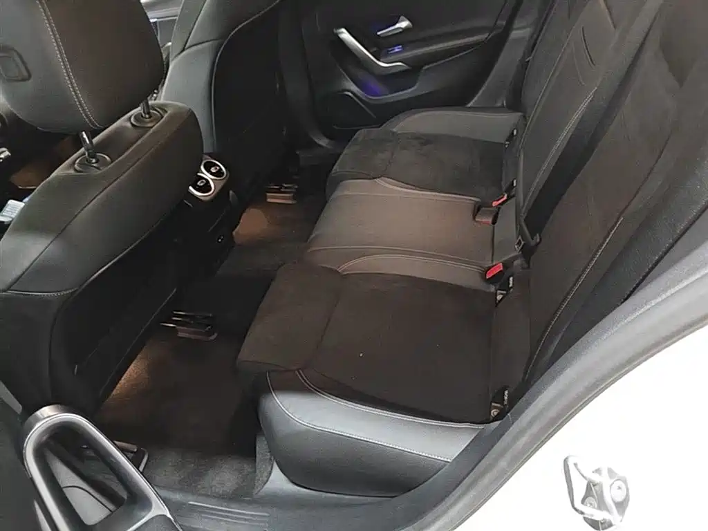 Mercedes-Benz A-Class 2021 — фото 17