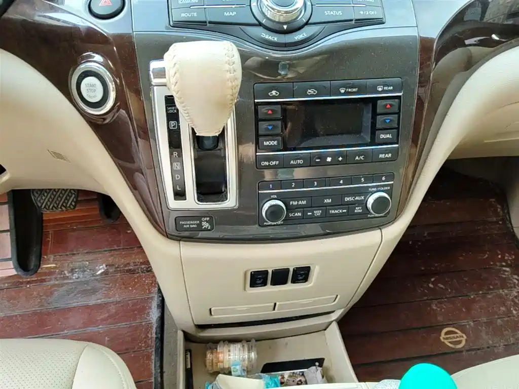 Nissan Quest 2017 — фото 14
