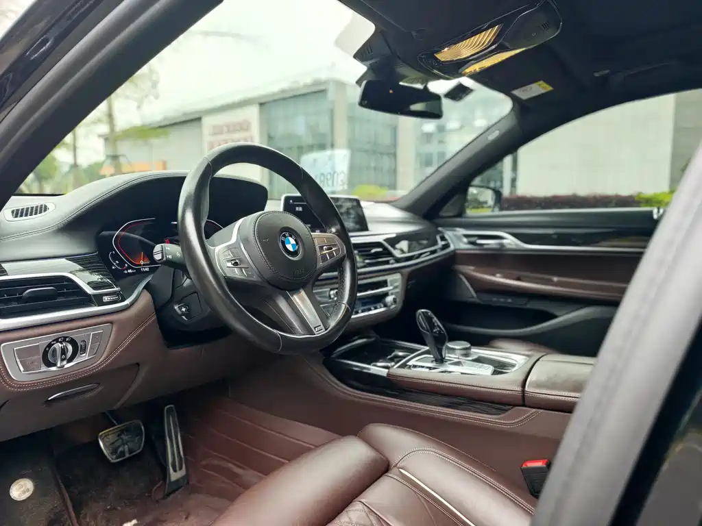 BMW 7 Series 2022 — фото 9