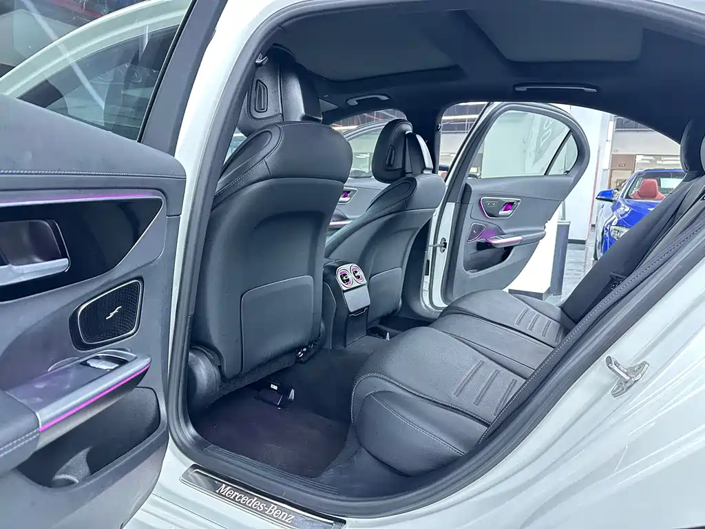 Mercedes-Benz C-Class 2022 — фото 11