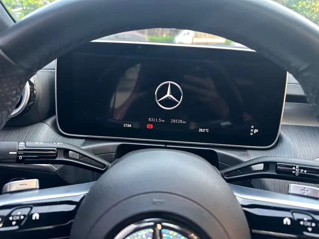 Mercedes-Benz C-Class 2023 — фото 9