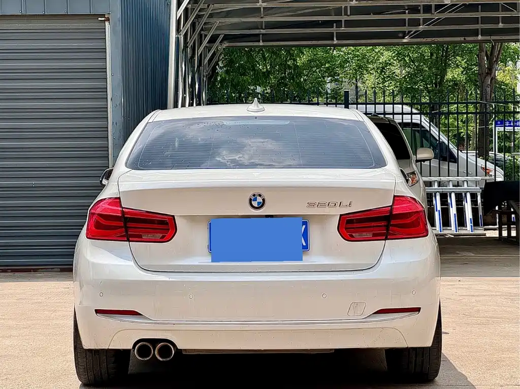 BMW 3 Series 2019 — фото 9
