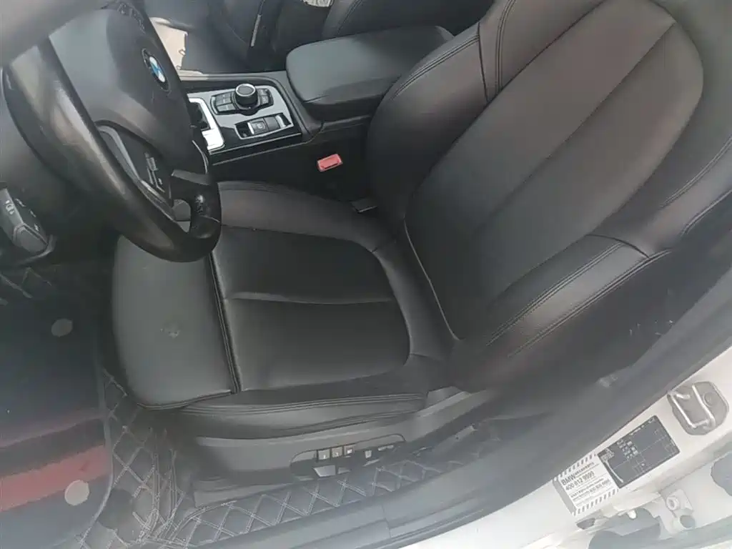 BMW 1 Series 2017 — фото 15