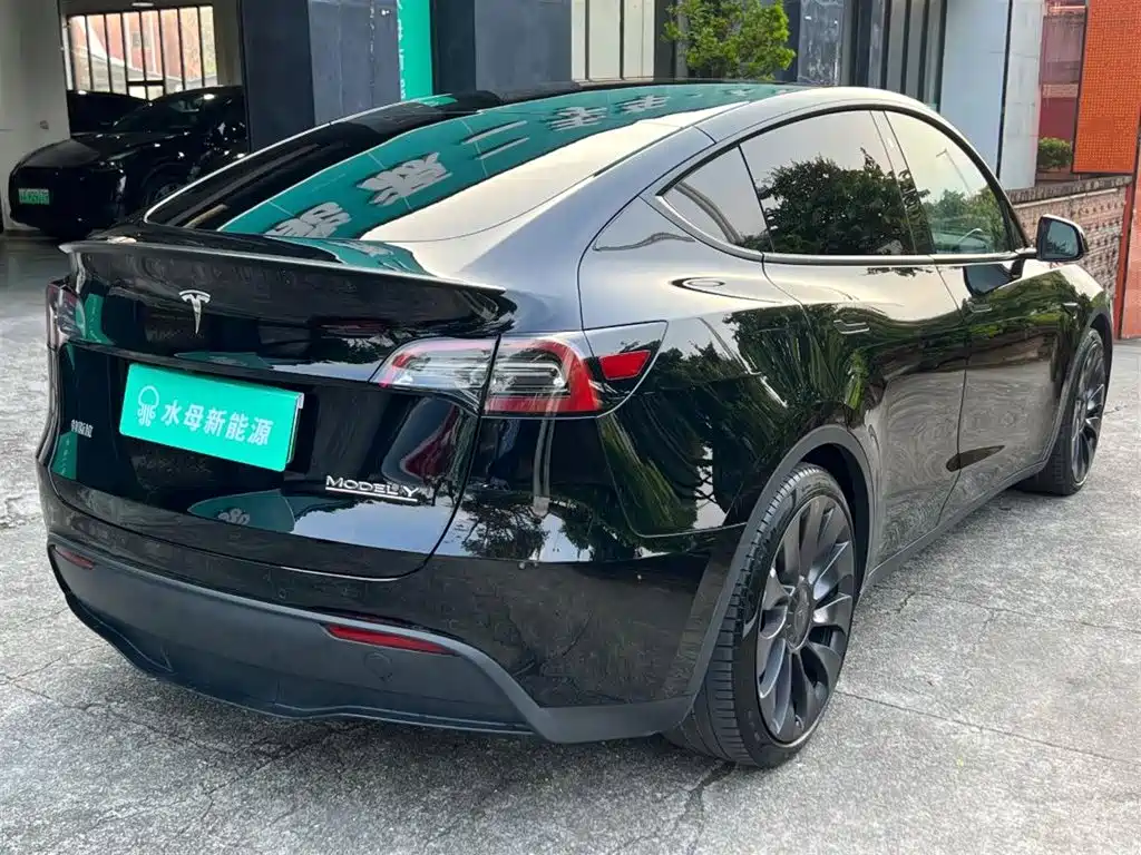 Tesla Model Y 2022 — фото 10