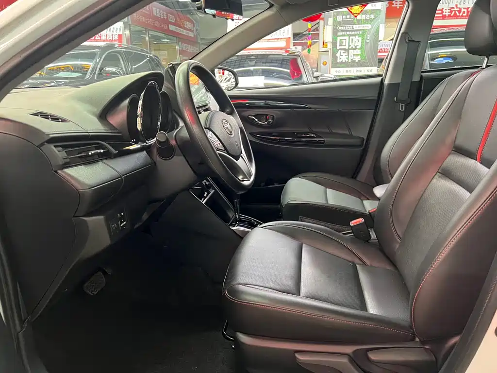 Toyota Yaris L 2023