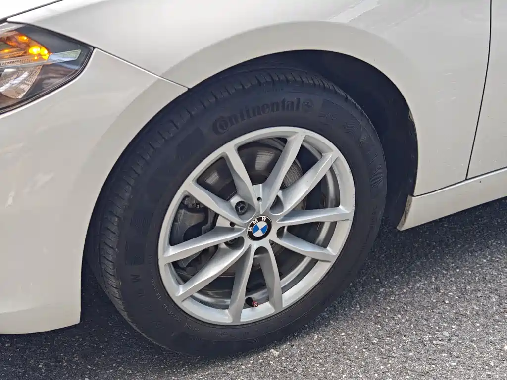BMW 1 Series 2017 — фото 15