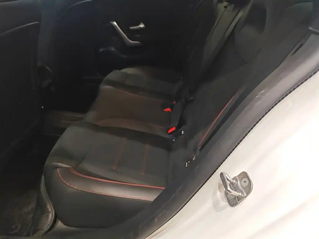Mercedes-Benz CLA 2024 — фото 17