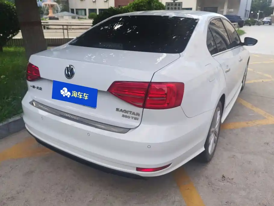 Volkswagen Sagitar 2018