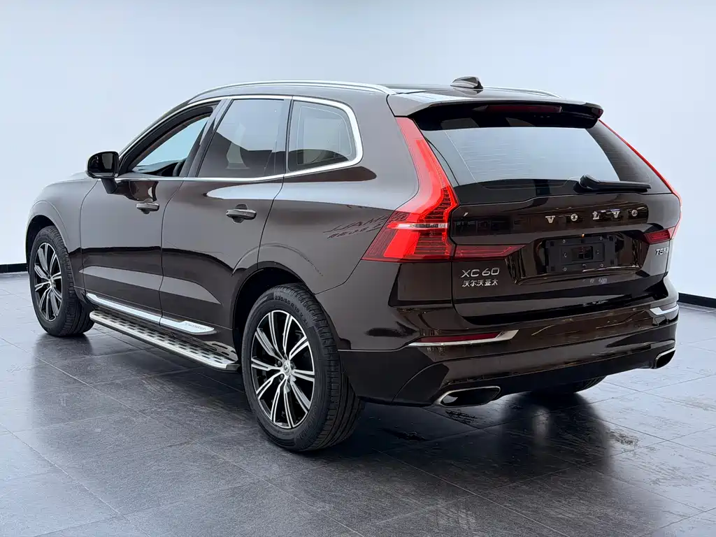 Volvo XC60 2019 — фото 7
