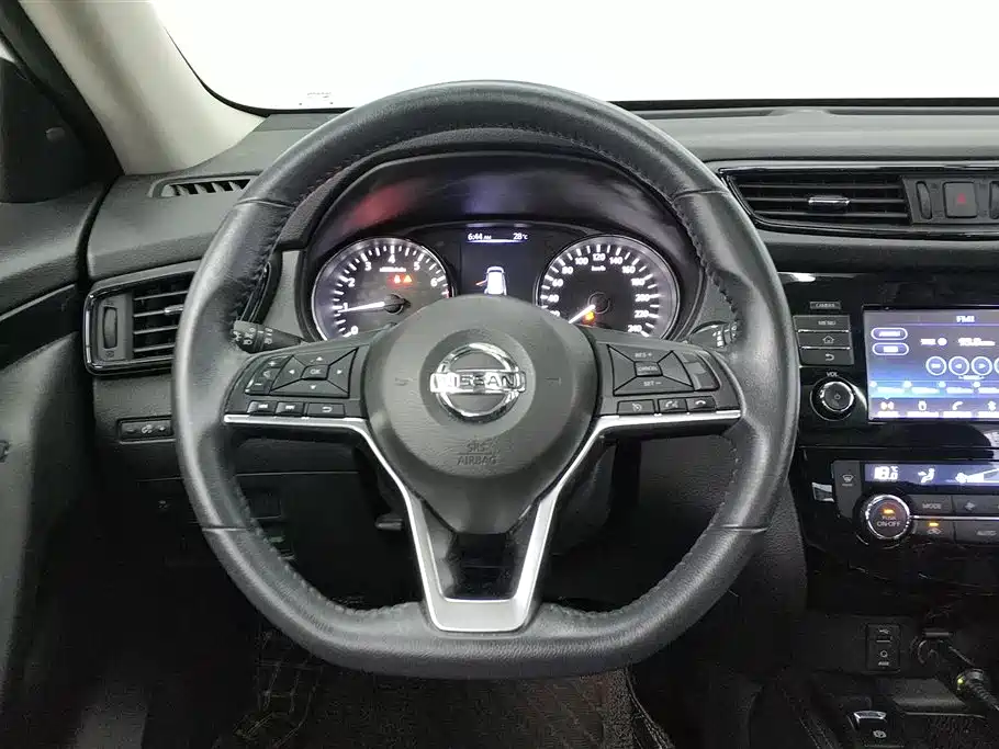 Nissan X-Trail 2018 — фото 15