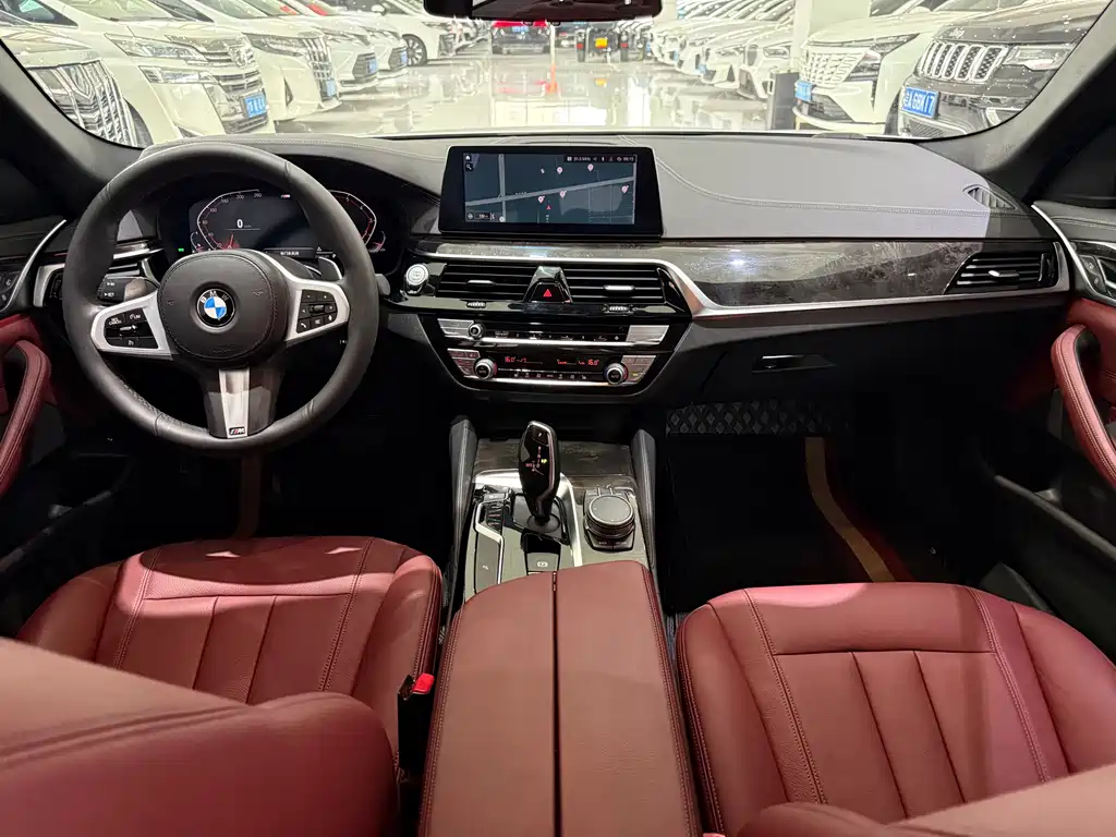 BMW 5 Series 2020 — фото 13