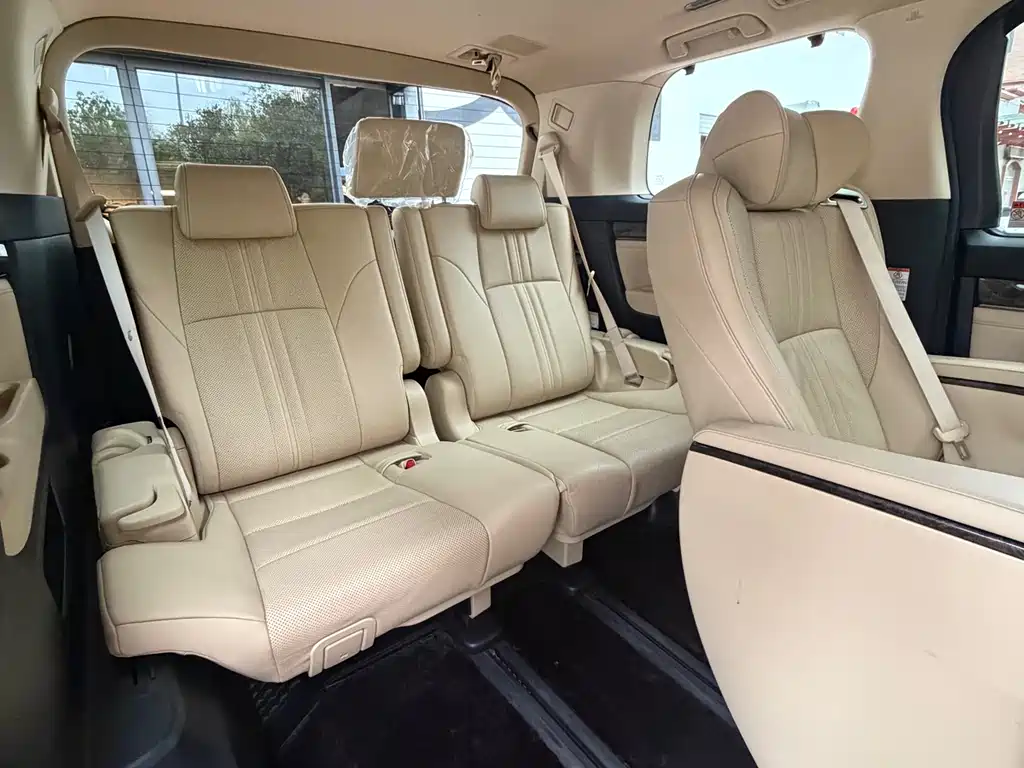 Toyota Alphard 2018 — фото 17