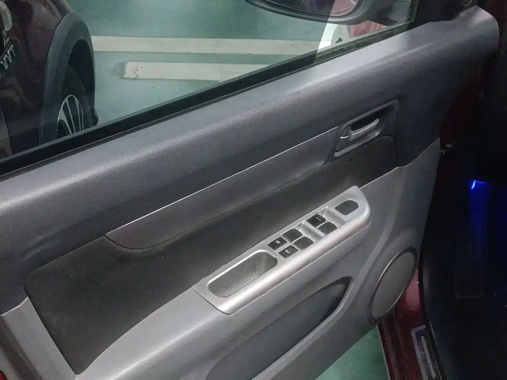 Suzuki Swift 2015 — фото 14