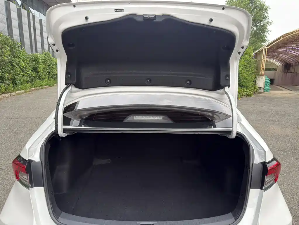Toyota Corolla 2023 — фото 15