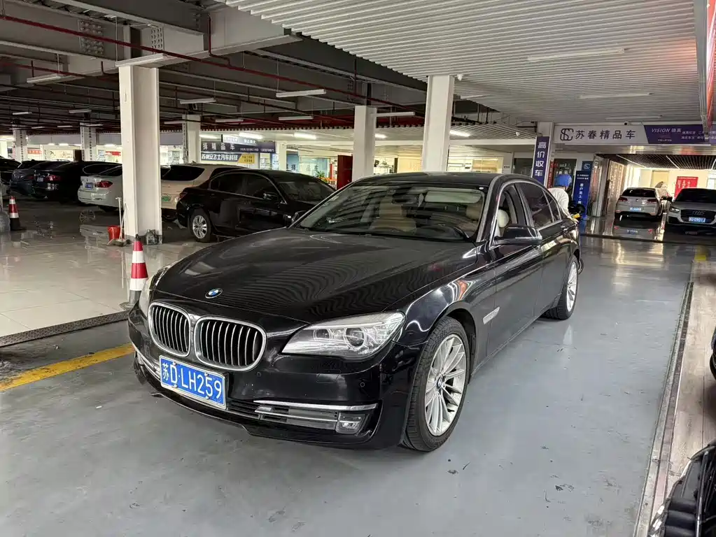 BMW 7 Series 2015 — фото 1
