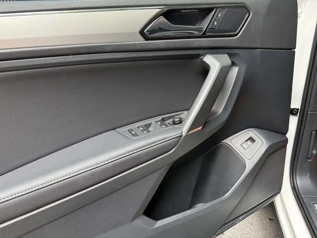 Volkswagen Tiguan L 2019 — фото 10