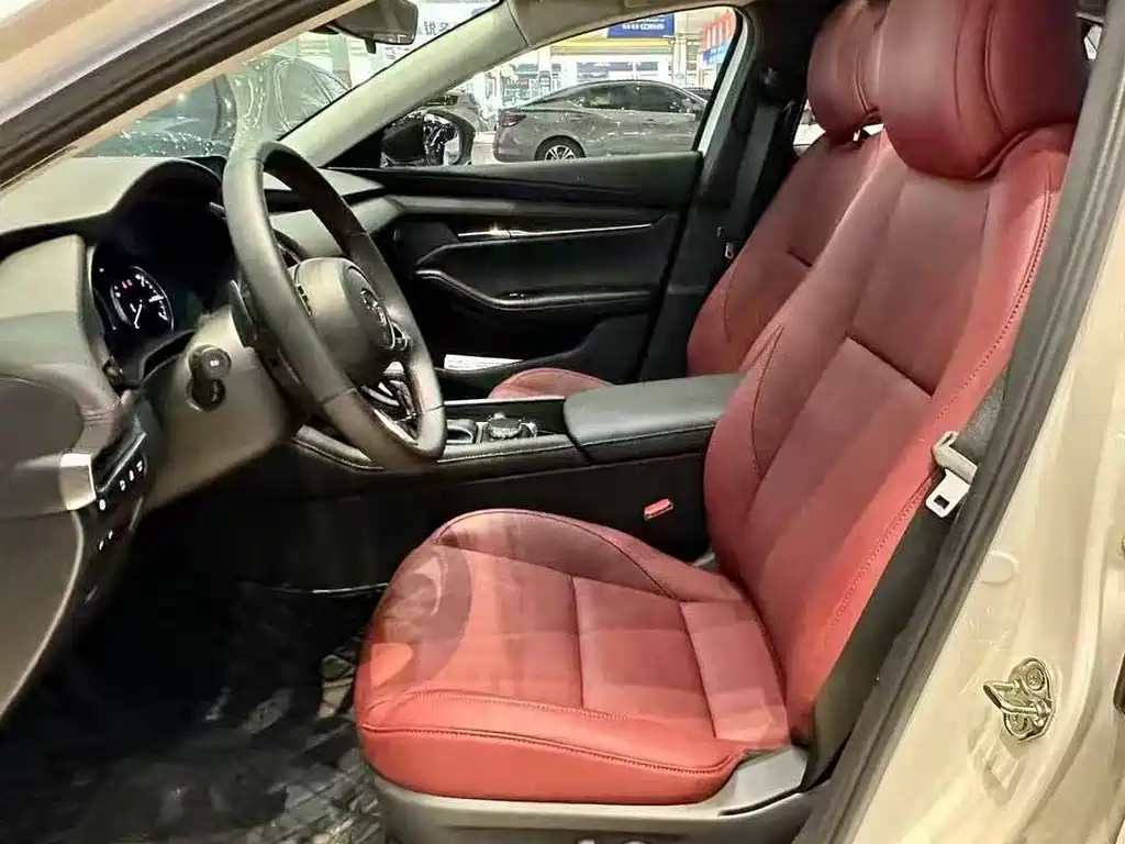 Mazda 3 Axela 2024