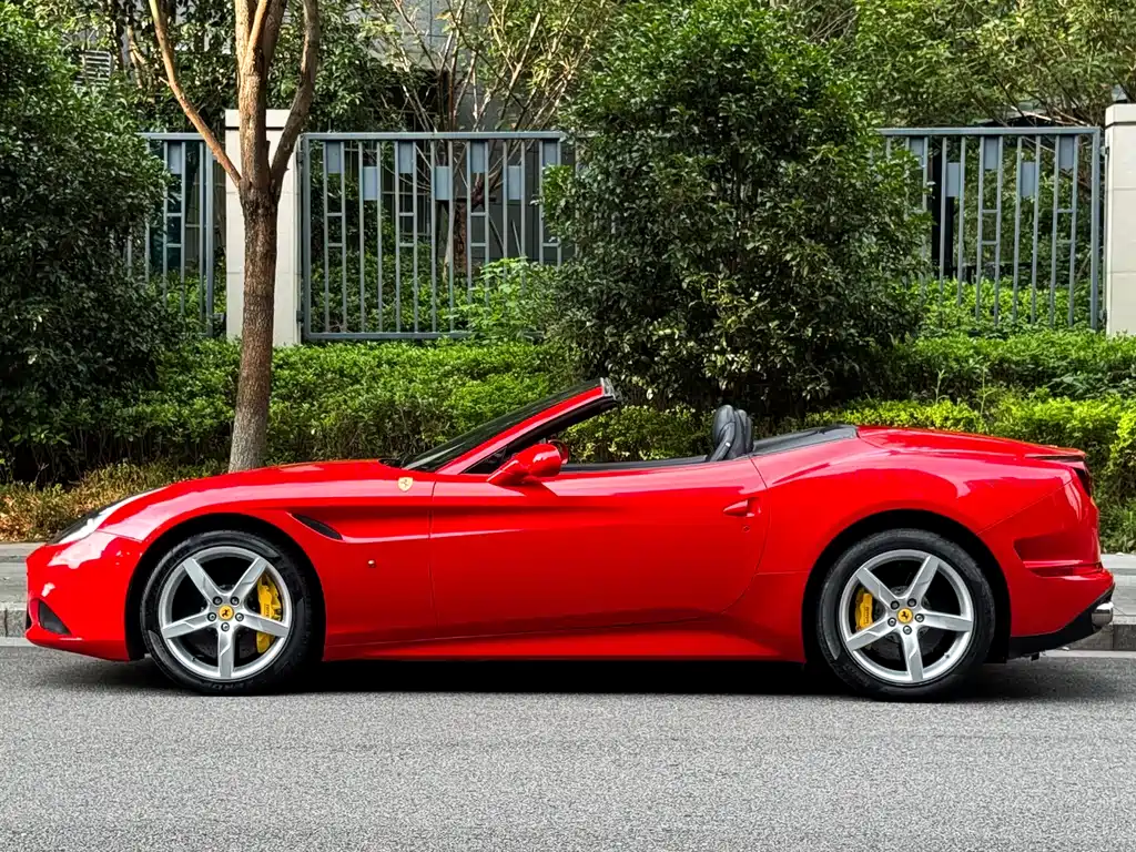 Ferrari California T 2015 — фото 13