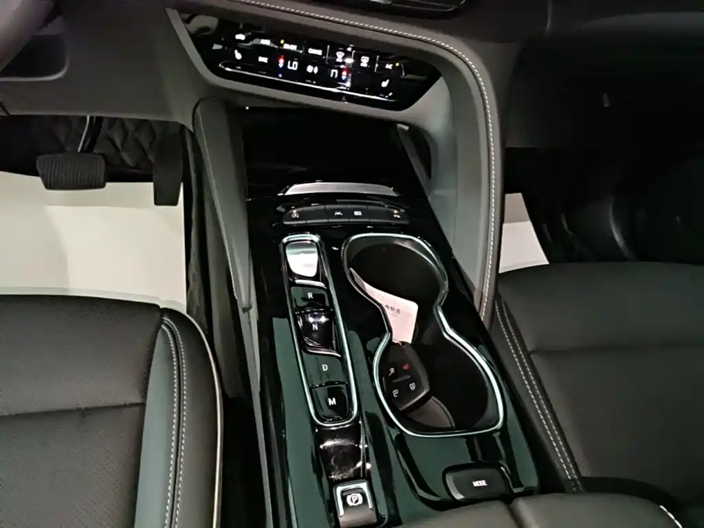 Buick Envision Plus 2022 — фото 14