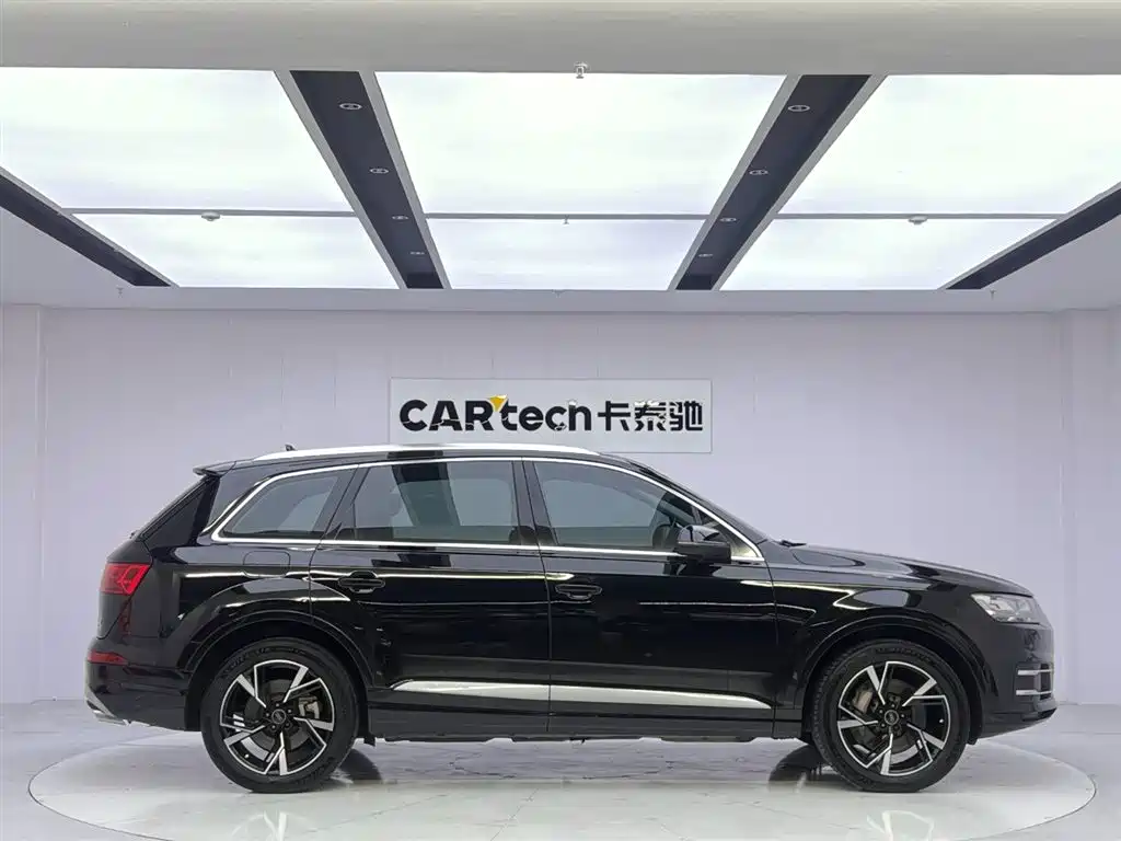 Audi Q7 2019 — фото 6