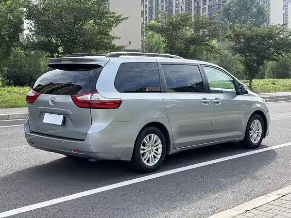 Toyota Sienna 2017