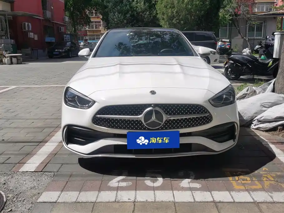 Mercedes-Benz C-Class 2024