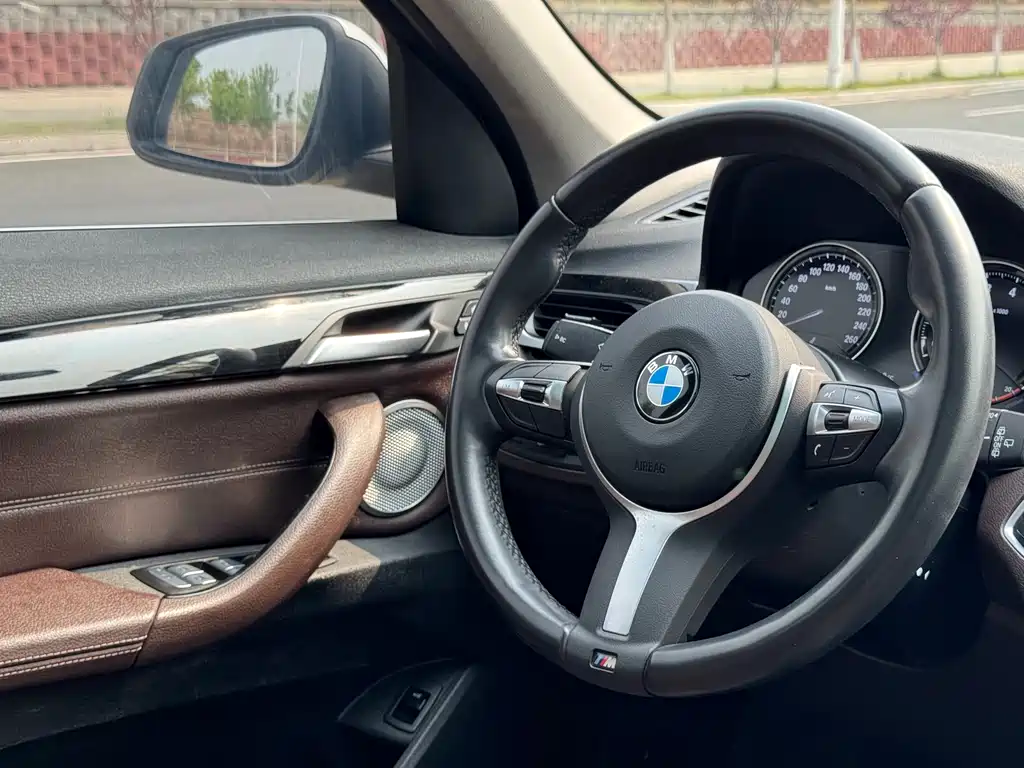 BMW X1 2022 — фото 11
