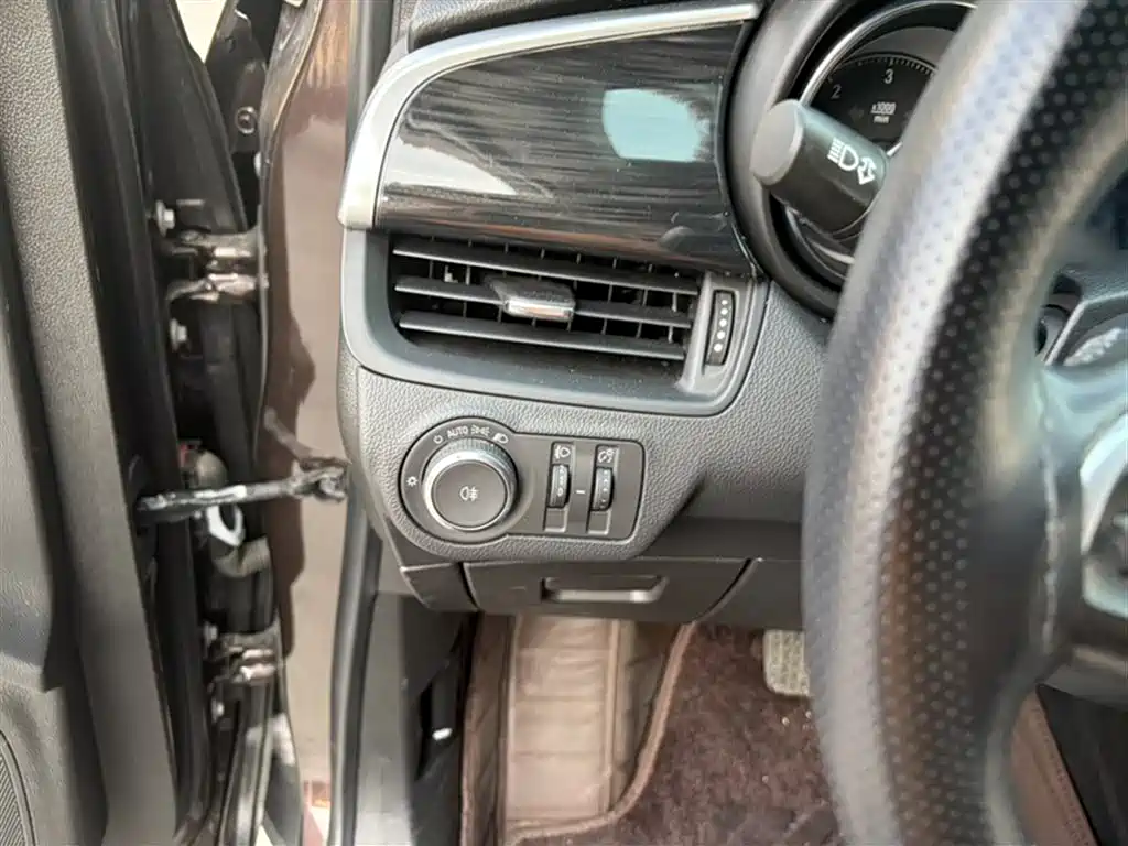 Buick Envision Plus 2021 — фото 10