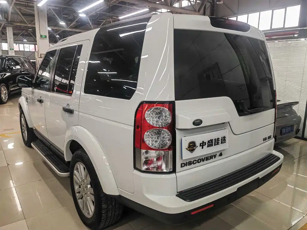 Land Rover Discovery 2012 — фото 14