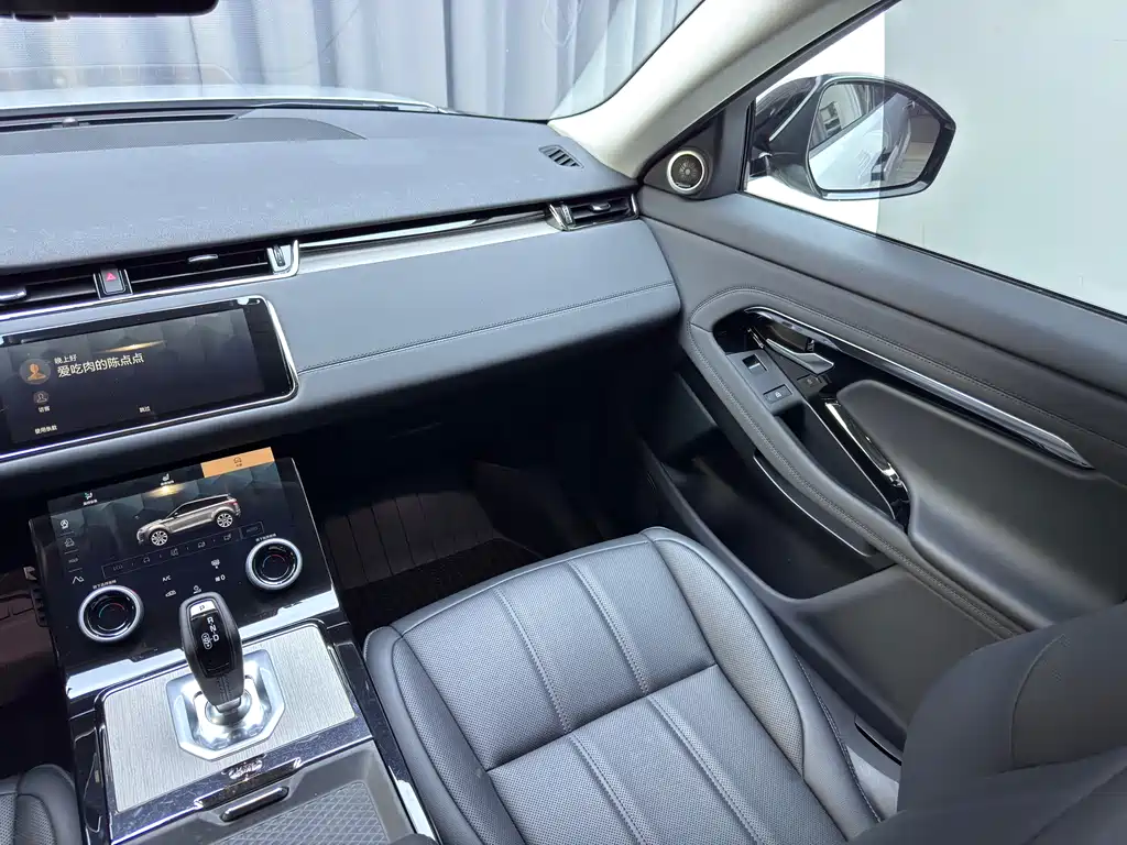 Land Rover Evoque 2023 — фото 10